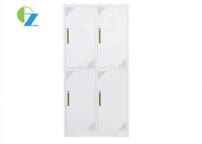 Quatro cacifos de aço horizontais do escritório das portas com punho verde
