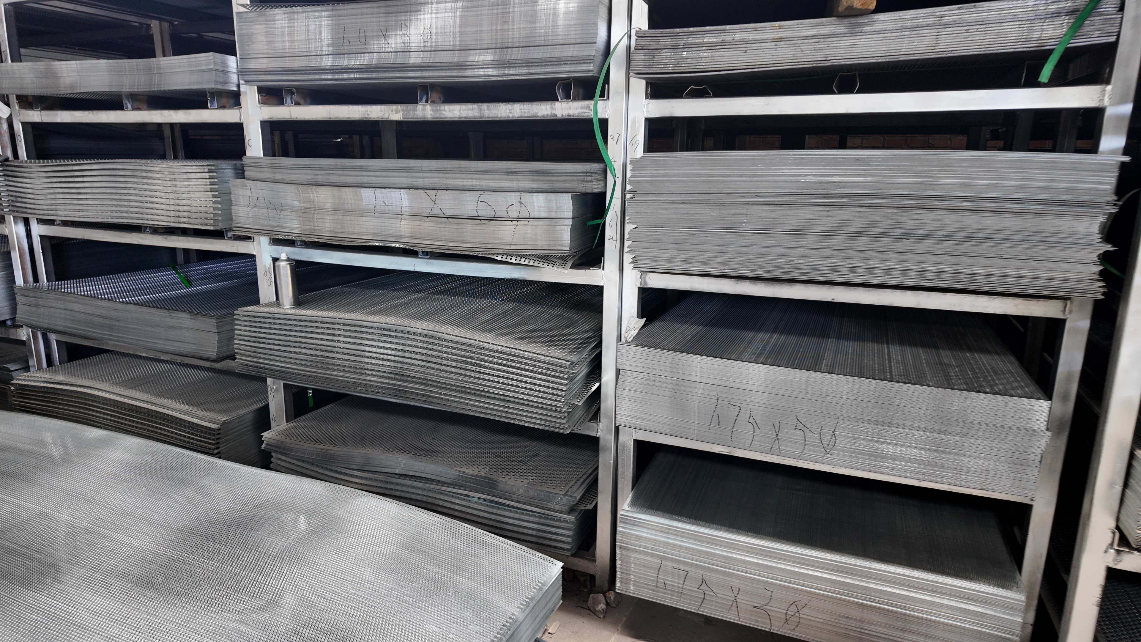 Stainless Steel Perforated Sheet With Micro Holes & Round Holes Wholesale