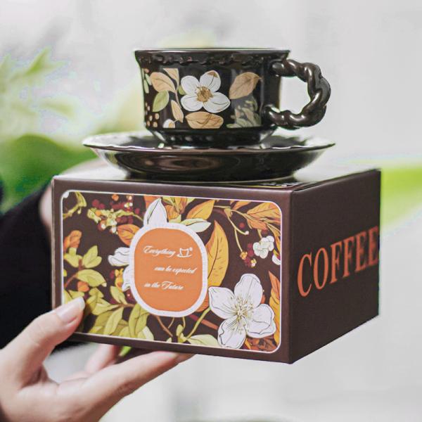 Boîte cadeau en céramique à tasse de thé écologique avec conception de fleurs en porcelaine brune