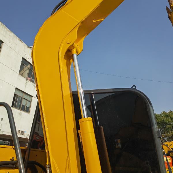 Used Crawler Excavator construction excavator /used KomatsuPC70-8 pc50 pc55 with cheap price /used excavators japan