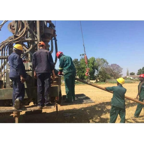 Aparejo de taladro montado camión hidráulico de la profundidad de los 450m