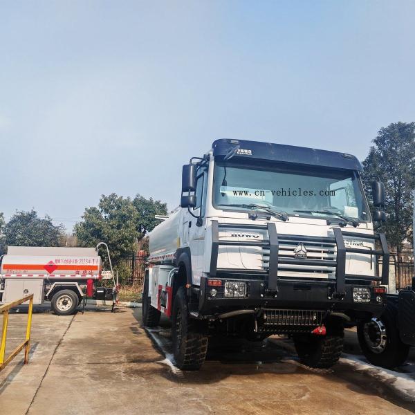 HOWO 4*4 Full Driver Mobile Oil Jet Fuel Tanker Truck High Safety