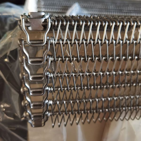 Custom Size 304 Stainless Steel Spiral Grid Wire Mesh Conveyor Belt for Cooling Bread