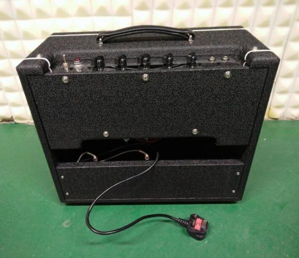 1*10 Eminence Celestion Speaker Vox Style Tube Guitar Amplifier Combo 15W