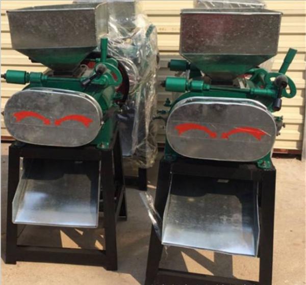 70kg Peanut Crusher Equipment 700 ×500 ×1000 Mm 1000-1500 Kg/H Capacity