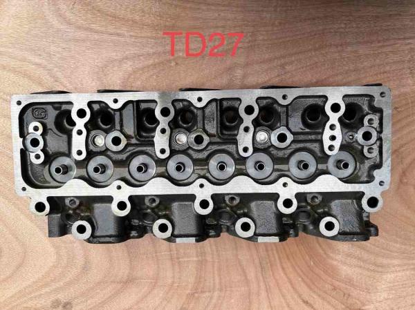 11039-7F403 Nissan Engine Head New Nissan Td27 Cylinder Head