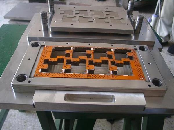 PWB feito-à-medida de Depaneling máquina de perfuração automática com eficiência elevada