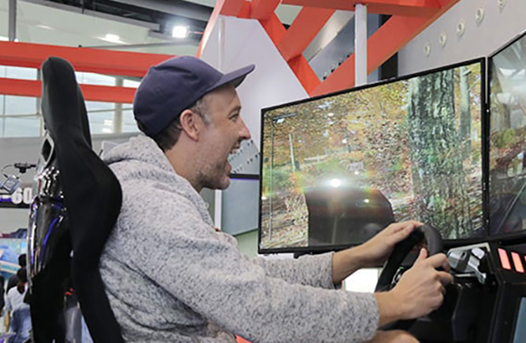 Имитатор гоночного автомобиля Dof опыта вождения автомобиля 6 электронный управляя для парка атракционов