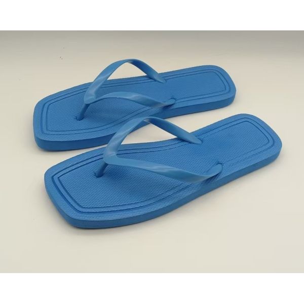 Matériau EVA Femmes Flip Flops d'été orteil carré Brûlure Sandales à chaussettes