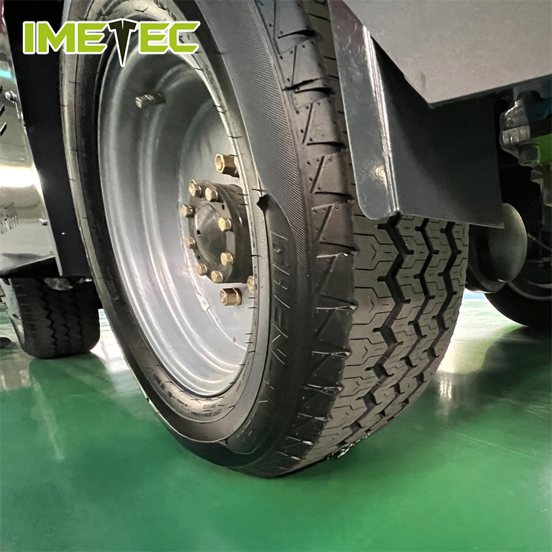 4WD Electric Feed Distribution Silage Wagon Spreader Hay Spreading Car