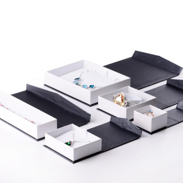 Flip Cardboard Jewelry Paper Boxes Necklace Packaging Magnetic Closure Gift Box