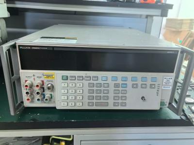 High Accuracy Multifunction Calibrator Fluke 5700A 1100 V / 2.2 A