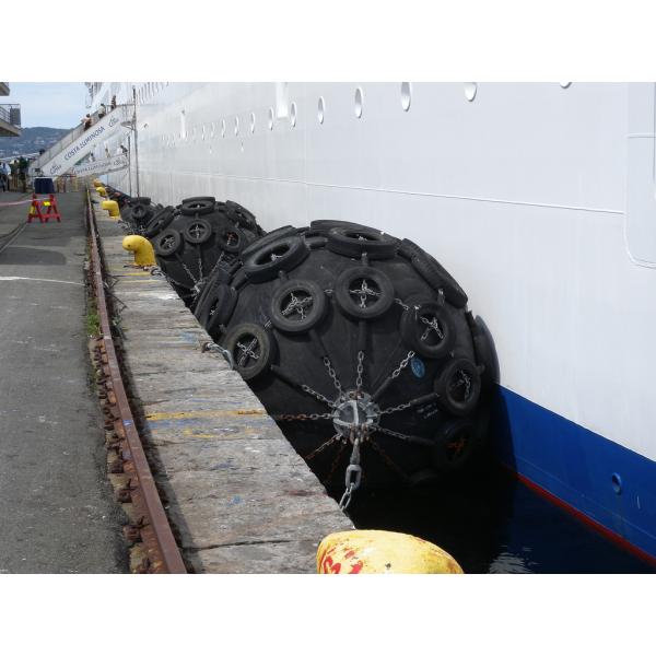 50Kpa Pneumatic Rubber Fender Yokohama Rubber Marine Fenders