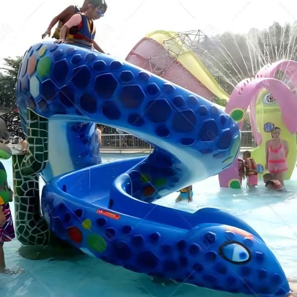 Snake Rotating Swimming Pool Slide Corrosion Resistant For Aqua Park