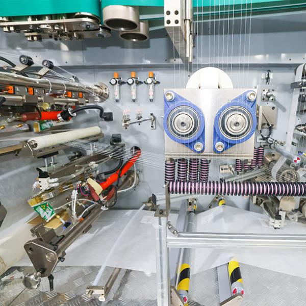 Machine de fabrication de couches pour bébés CE à contrôle servo complet avec échantillon à envoyer