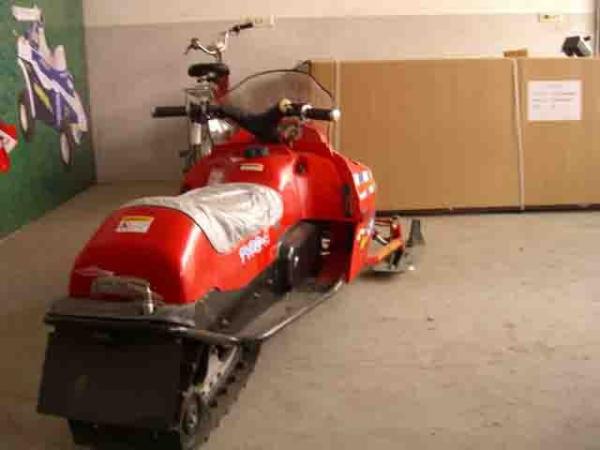 Yamaha125CC Snowmotorcycle Snowmotorbike Blue Snowmobile For Men / Women , Modern Snow Sco