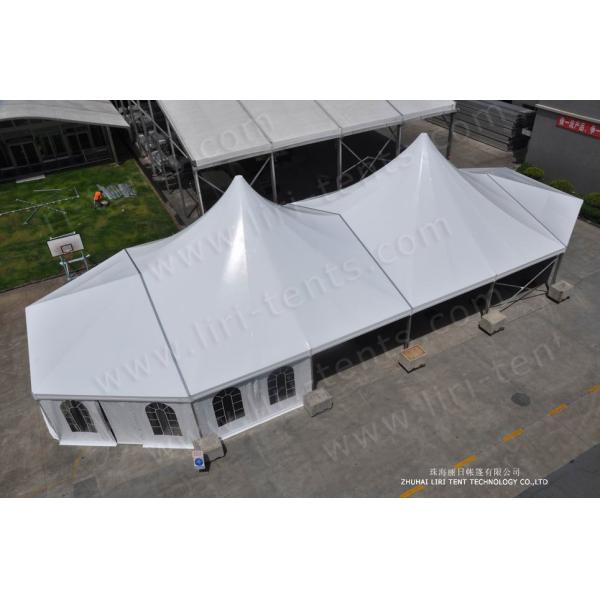 Tente Arabe de crête élevée de 500 personnes avec le toit blanc pour les parties et les mariages extérieurs