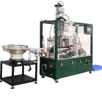 Machine de remplissage de capsules de café à bras de sortie pour un remplissage constant et précis