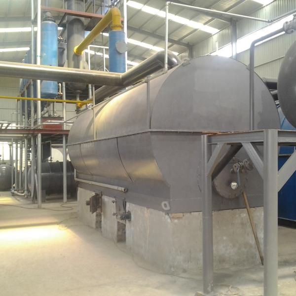 15.5kw Тип Маломасштабные отходы шины Пластиковая каучуковая пиролизная установка для производства топлива