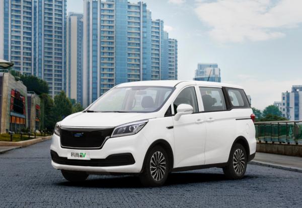 400KM Electric Changan Car Auchan Karvaan MPV 5 Doors 7 Seater