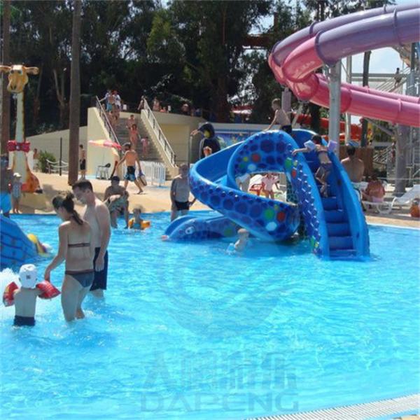 Водные горки змейки бассейна стеклоткани водных горок кобры детей