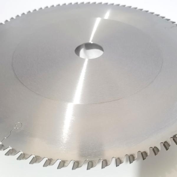 Silver Acrylic Cutting Blade 0.125 Inches Kerf For Consistent And Accurate Cutting