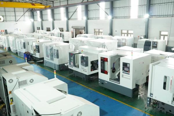 Versatility Accurate Milling And Turning Machine With Single Spindles