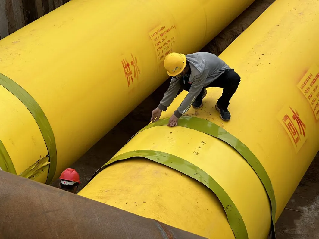 HDPE Pre-Insulated Pipe Fittings with High Connection Strength EN253-2003 and ISO1183-2004 Compliant Electrofusion Tape Joint