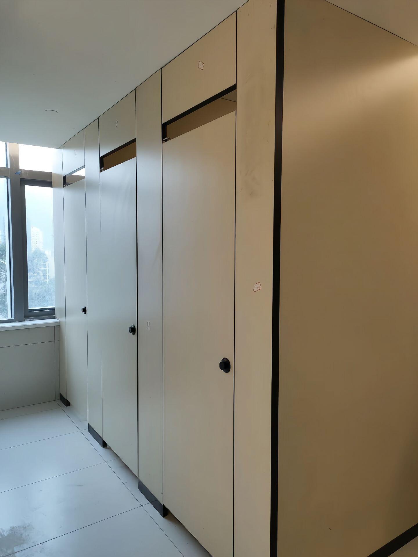Compact Laminate HPL Toilet Partition, Waterproof Phenolic Restroom Cubicles for Factory Workshop & Office Building