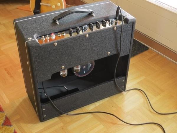 Vox Style All Tube Guitar Amplifier Combo 30W with ReverbGain, Fat Switch, Treble, Bass, Middle, Volume, Reverb