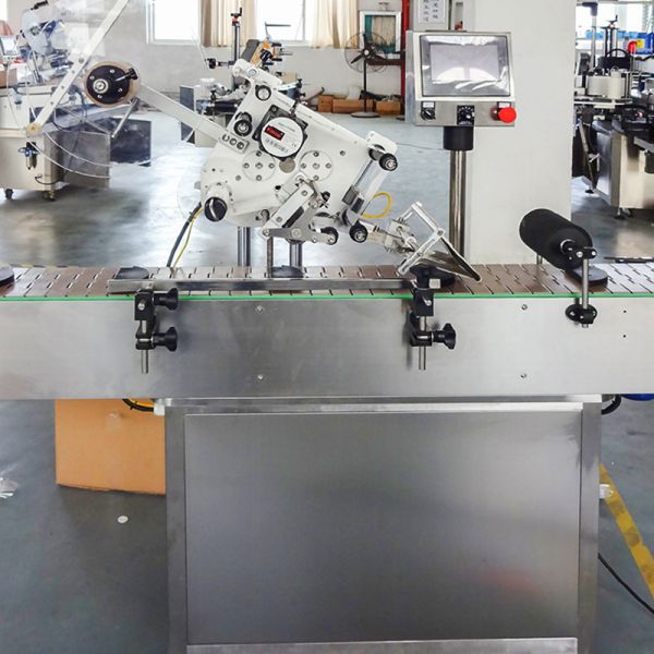 High Speed Automatic Flat Label Applicator Labeling Machine For Square Bottles 110V