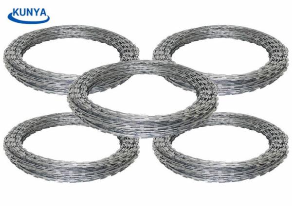 7KG polegada sanfona mergulhada quente BTO galvanizado lâmina CBT do arame farpado 12