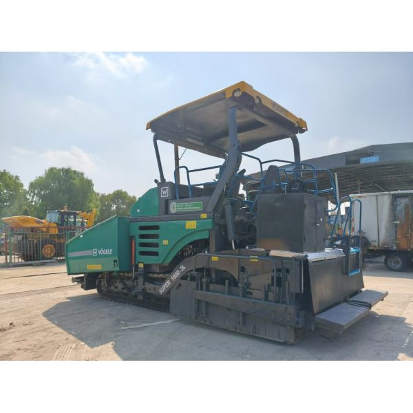 VOGELE SUPER 1900-3 10M Asphalt Paver 20 Ton Crawler Bitumen Road Paving Machine Used Construction Equipment