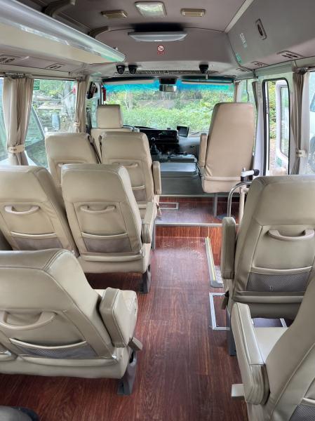 18-Seater Diesel Second-Hand Bus with 180000 Mileage and 1 Door Golden Dragon
