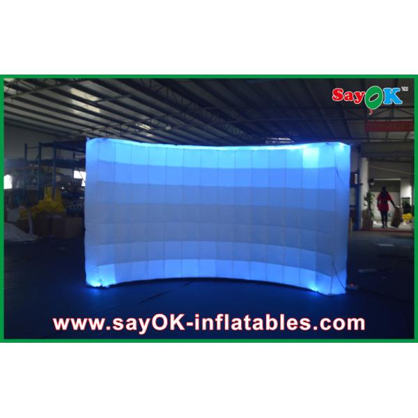 A cabine inflável prática atrativa da foto do contexto da cabine da foto conduziu a parede inflável do ar