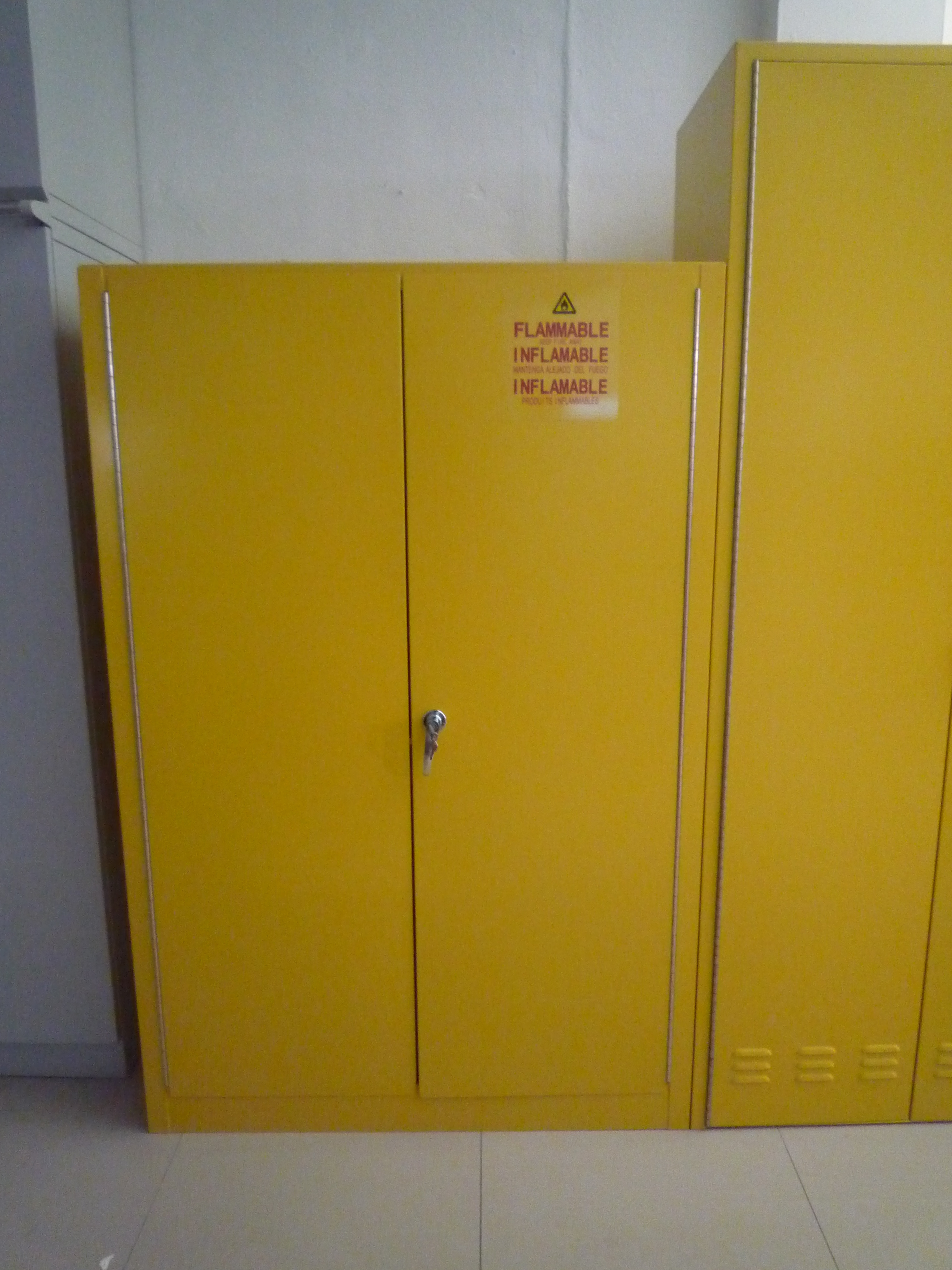 Double Door Lab Safety Cabinet Industrial Flammable Safety Cabinet Fireproof