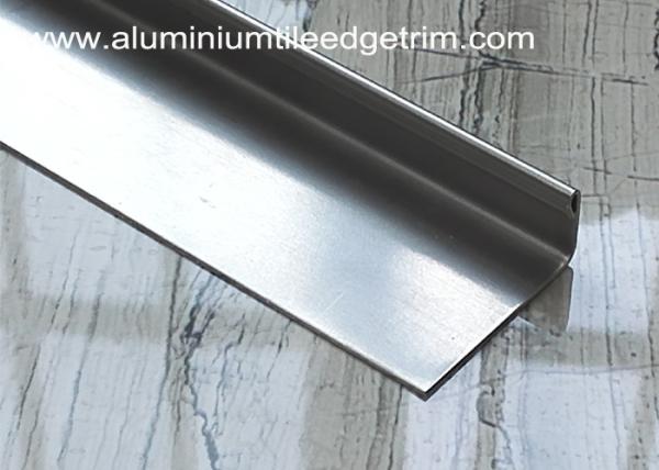 L Shaped Stainless Steel Right Angle Trim / Corner Trim Provide Edge Protection