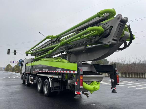 2020 Zoomlion utilisé 56m Mercedes-Benz châssis pompe à béton camion pompe à béton