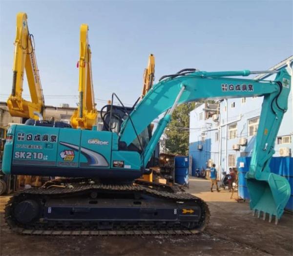 21200kg Excavadora hidráulica verde Kobelco de segunda mão de 118kw de potência com capacidade de balde de 1,0m3