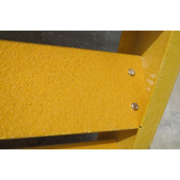 Slip Resistant Grited Surface FRP Stair Treads for Non Slip Steps in High Traffic Areas