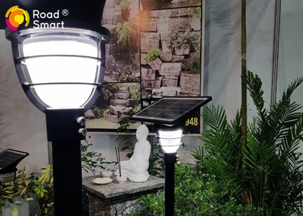 LiFePO4 Battery Led Solar Yard Lights 210lm/w Aluminum Alloy Lamp Head For Garden
