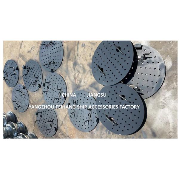 Морская скважина и балластная водная крыша в грузовом складе