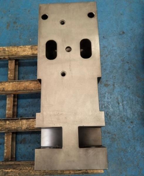 OEM 20crmo Rock Hydraulic Hammer Spare Parts Excavator Breaker Parts Front Head Assy