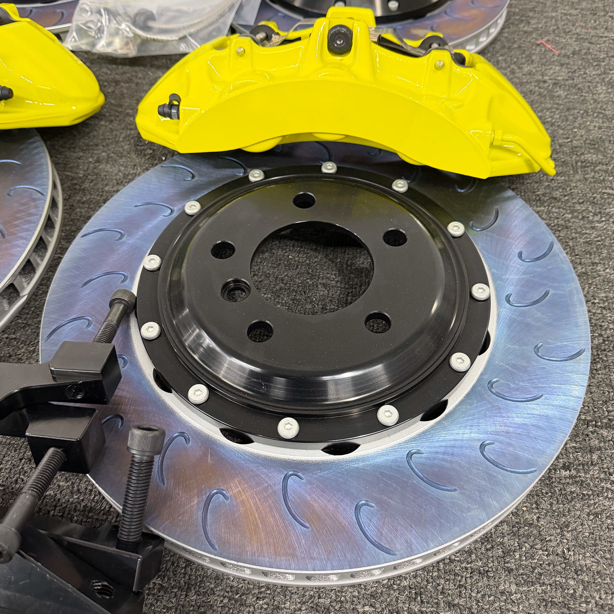 Factory Custom For Brembo Caliper V6 F40 For Audi A4 OEM 8K0615123H Big Brake Kit
