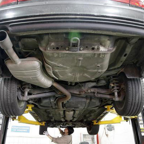 Structure de revêtement de protection métallique en acier et revêtement anti