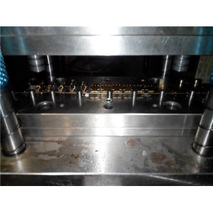 La tôle de timbre de haute précision meurent, métal profond d'aspiration emboutissant le terminal en laiton de connecteur