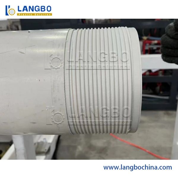 Pipe Threading Machine With Automatic Clamping For Threaded Pipe Joint Assembly