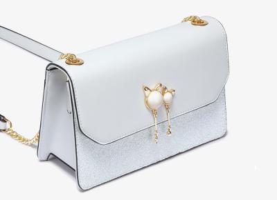 The new fashion Korean version 2019 joker bag is a one-shoulder bag with girly slung chains crossbody bags