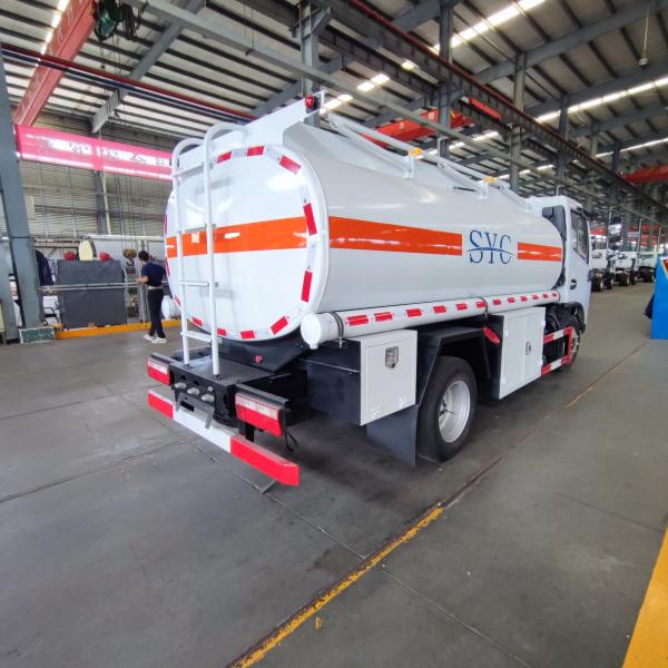 Dongfeng 4x2 6 Cubic Meter Fuel Tank Truck with Reliable Performance Fuel Transport Truck
