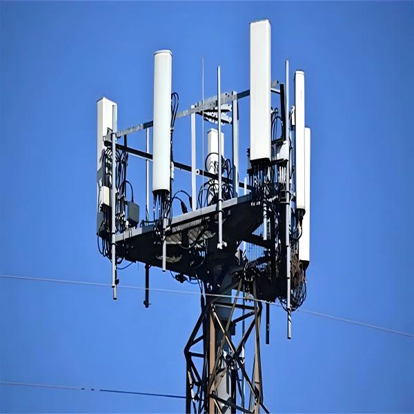 Plateforme de travail Wifi professionnelle sur mesure à longue portée, monopole auto-supportant à micro-ondes, antenne tournée